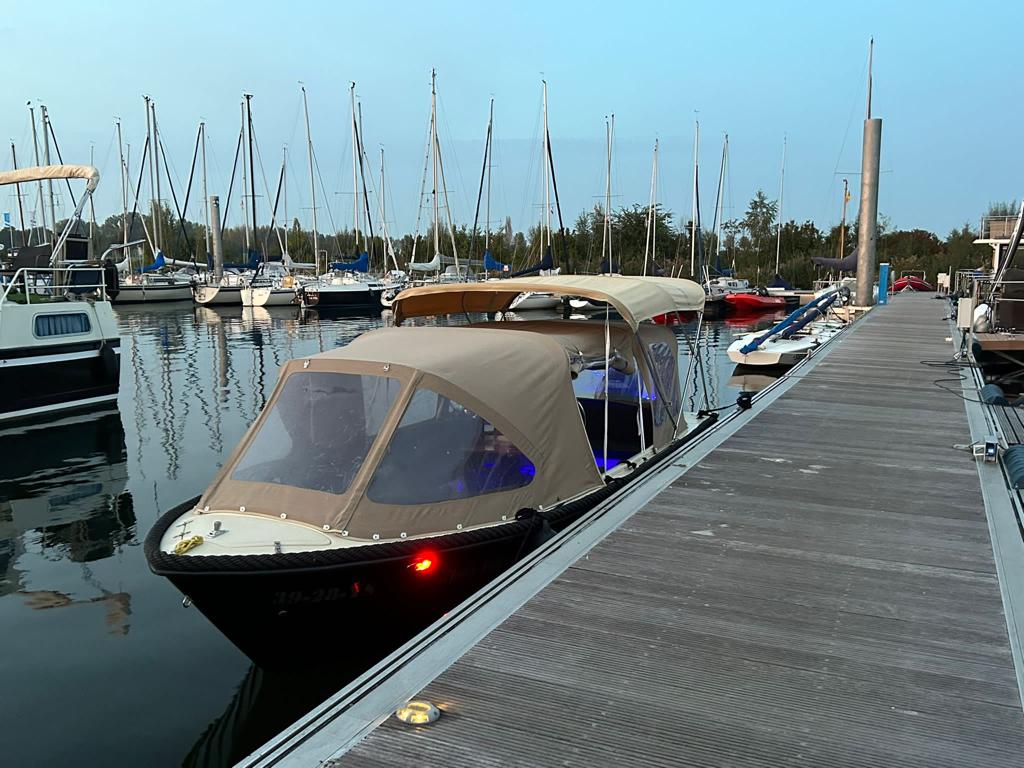 Sloep Riomar Beauty 8 pers. thuishaven Otter Easy Houseboats