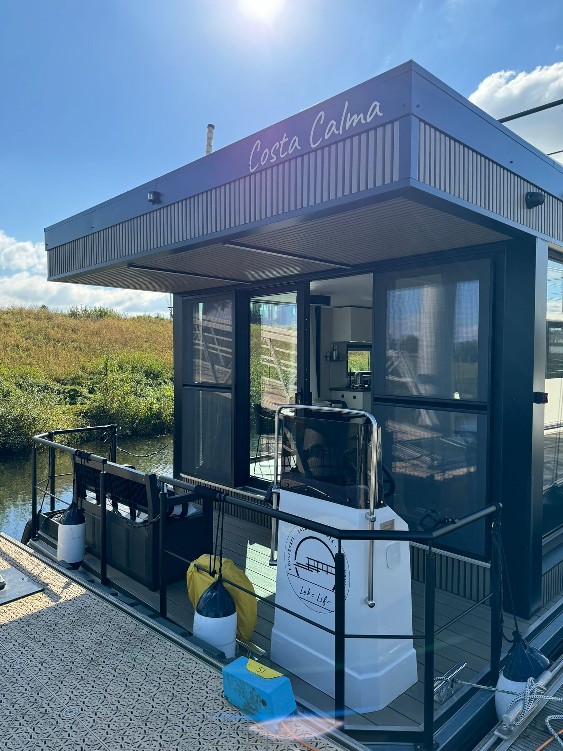 Otter ehb Costa Clama stuurfront buiten