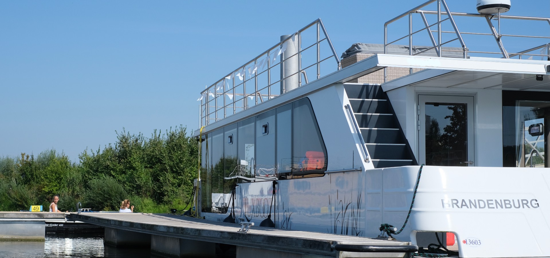 header Luxboot Paris Otter Easy Houseboats